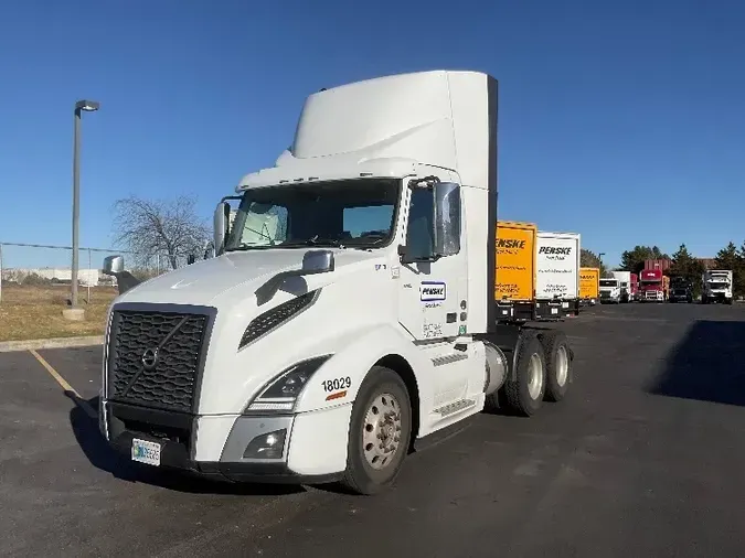 2018 Volvo VNL64300