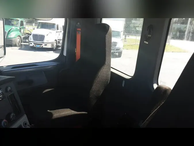 2019 Freightliner Cascadia 126