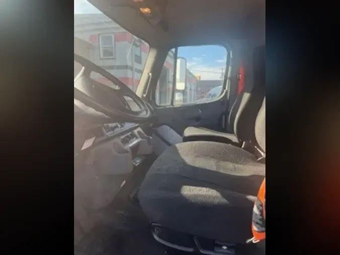 2020 FREIGHTLINER/MERCEDES M2 106abf77f0033675a9f9a8ff53307a9bcee