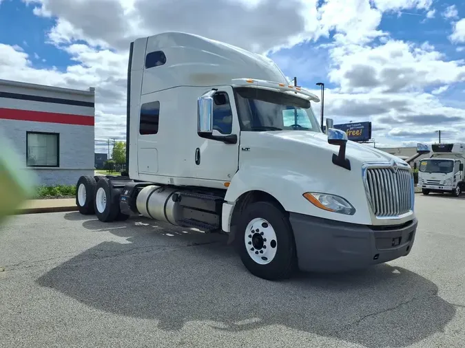 2019 NAVISTAR INTERNATIONAL LT625 SLPR CAB
