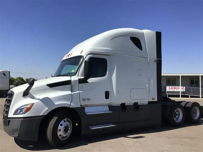 2020 FREIGHTLINER CA126