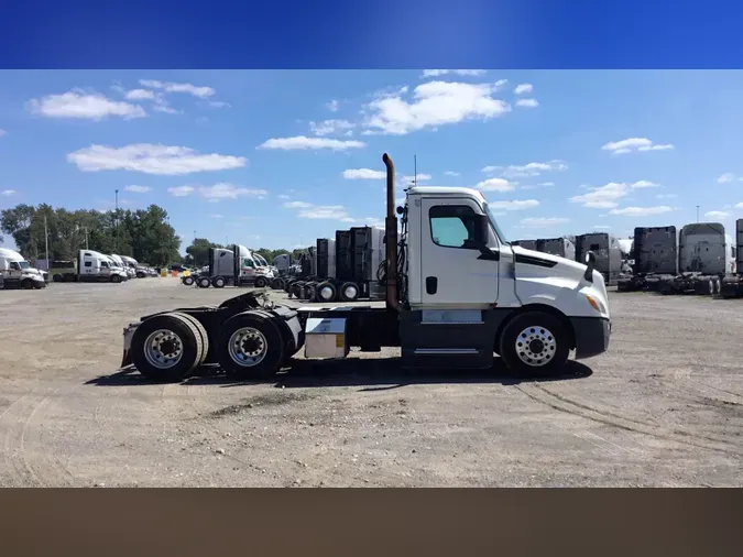 2020 Freightliner Cascadia 126