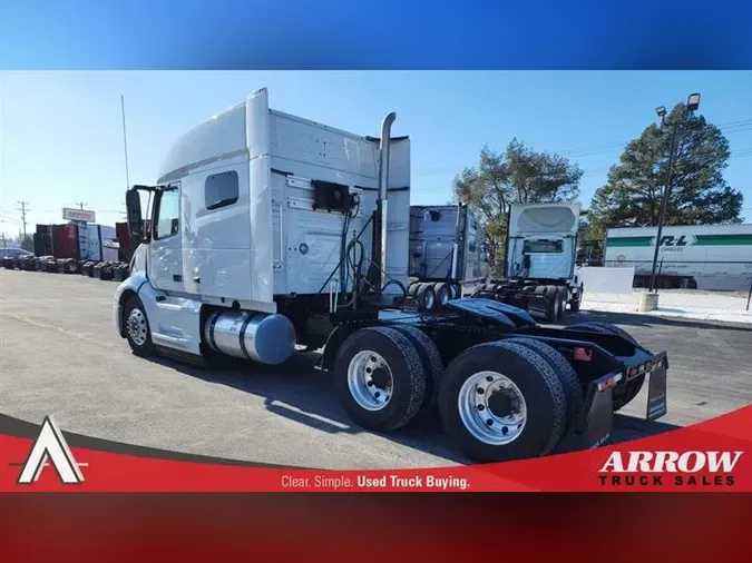 2021 VOLVO VNL740