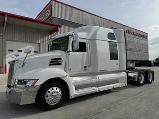 2022 Western Star 5700 XE