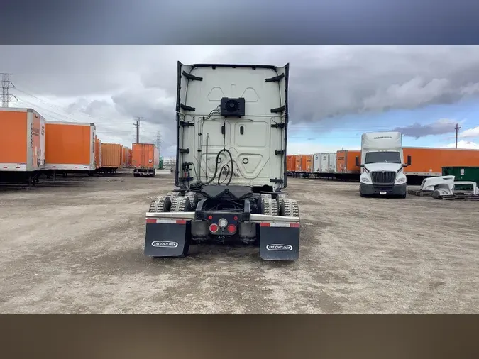 2022 Freightliner Cascadia 126