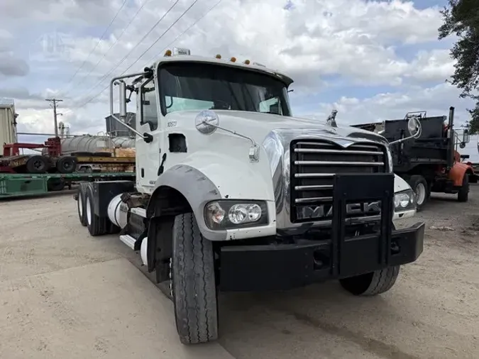 2009 MACK GRANITE GU713