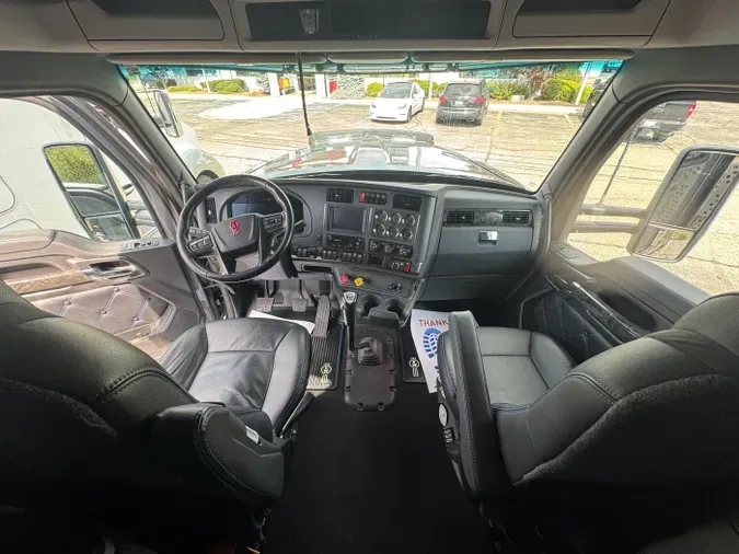 2024 Kenworth W990