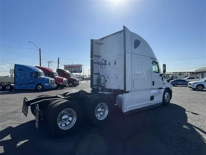 2020 FREIGHTLINER CA126