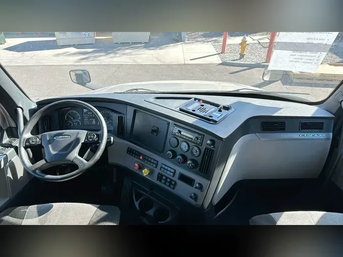 2020 Freightliner Cascadia