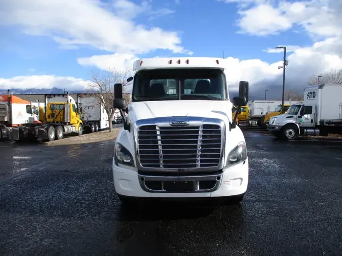 2018 FREIGHTLINER/MERCEDES CASCADIA 125