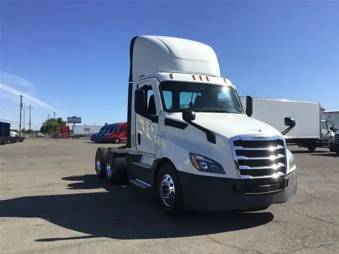 2021 FREIGHTLINER CA126