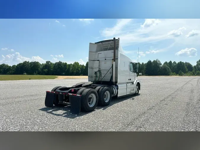 2016 Volvo VNL 740