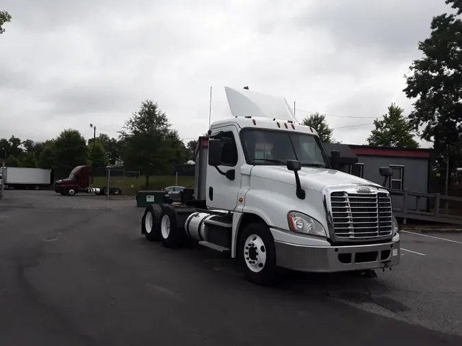 2016 FREIGHTLINER/MERCEDES CASCADIA 125