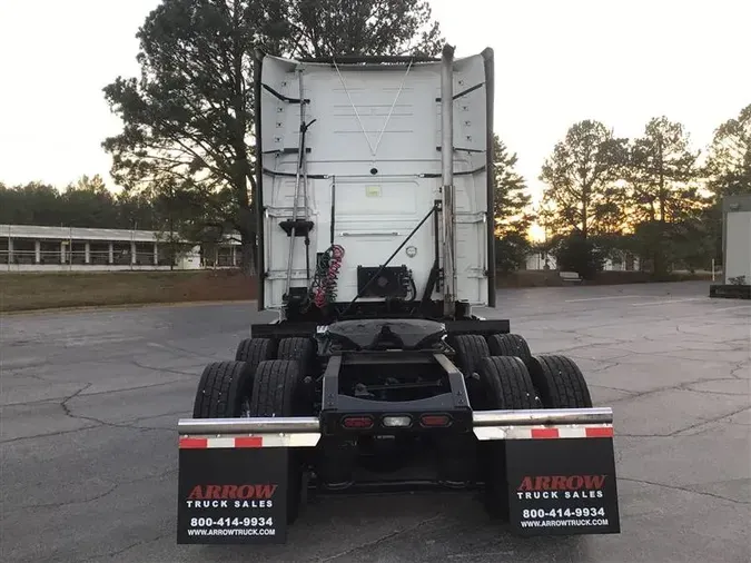 2019 VOLVO VNL760