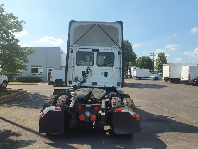 2017 FREIGHTLINER/MERCEDES CASCADIA 125