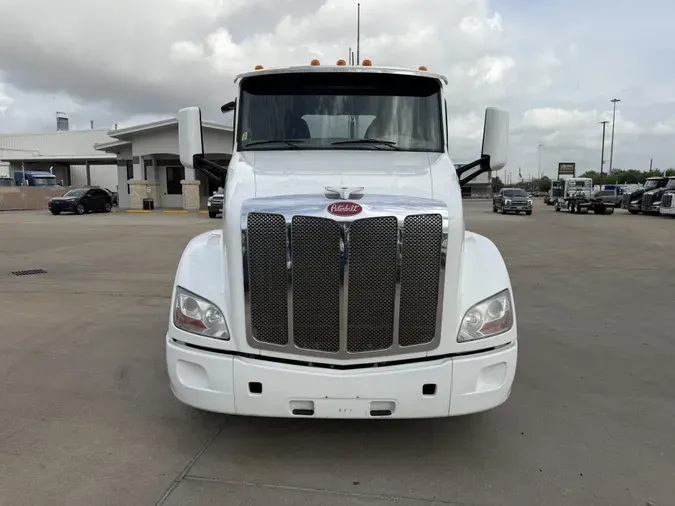 2019 Peterbilt 579ac0d8346928073e2430ed636d79a1a79