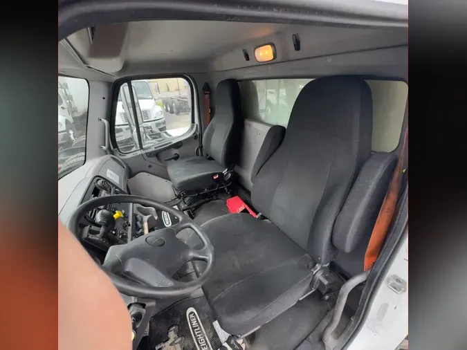2019 FREIGHTLINER M2 106