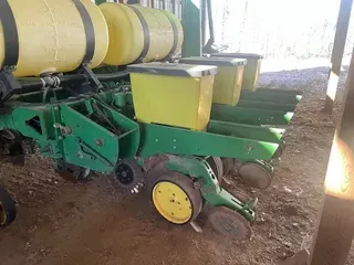 1994 John Deere 7200