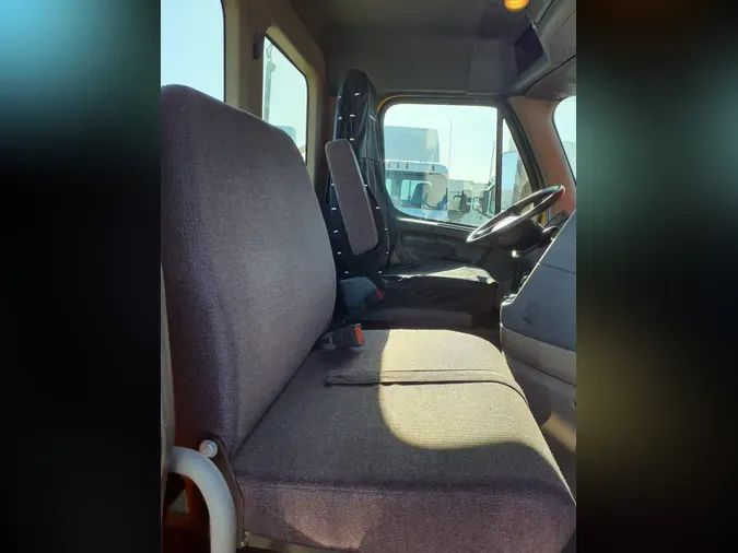 2018 FREIGHTLINER CASCADIA 113