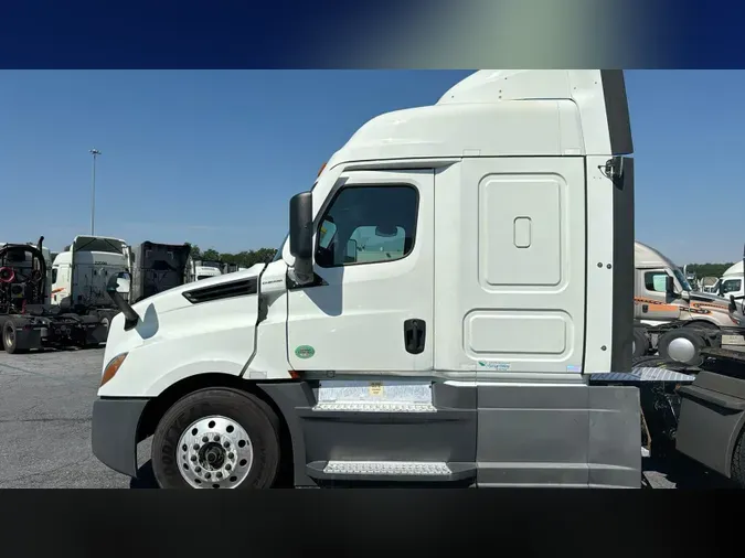 2021 Freightliner Cascadia 126ac162d8f3418adeb488f26751068fb91