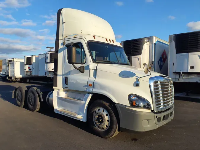 2019 FREIGHTLINER/MERCEDES CASCADIA 125