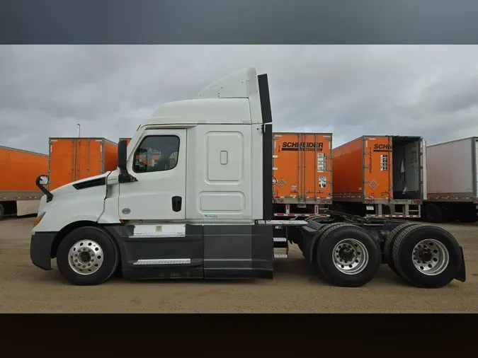 2022 Freightliner Cascadia 126