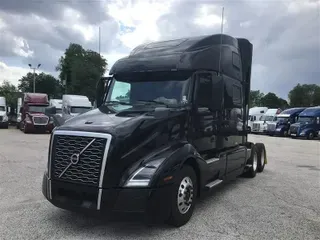 2019 VOLVO VNL860