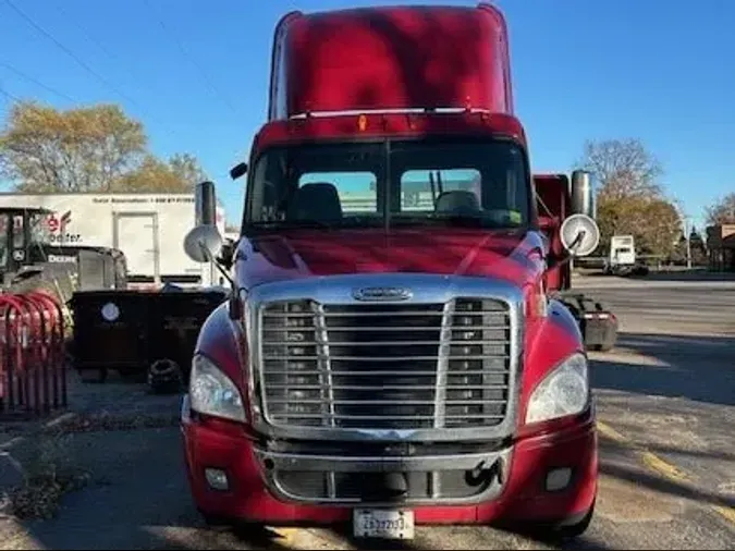 2013 FREIGHTLINER/MERCEDES CASCADIA 125