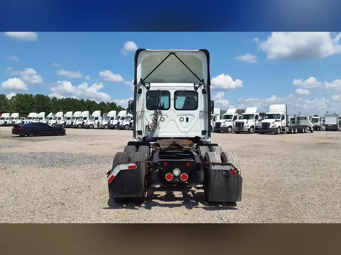 2020 FREIGHTLINER/MERCEDES CASCADIA 125