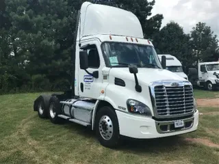 2017 FREIGHTLINER X11364ST