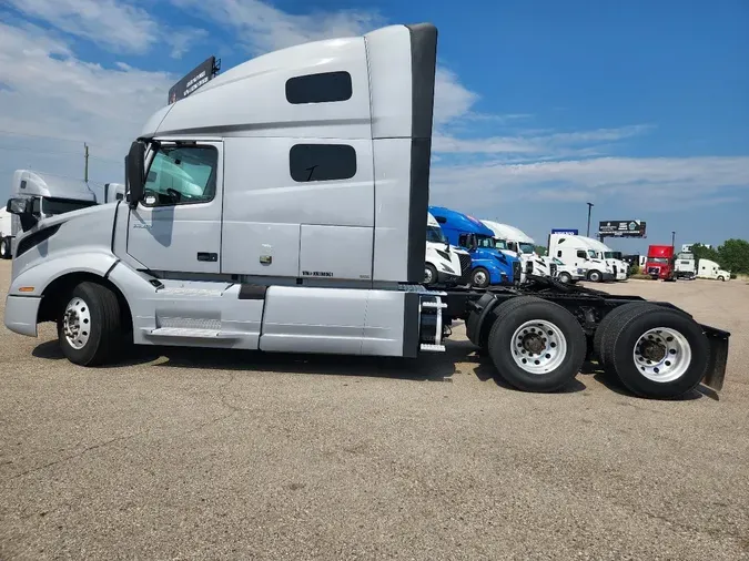 2019 VOLVO VNL64T760