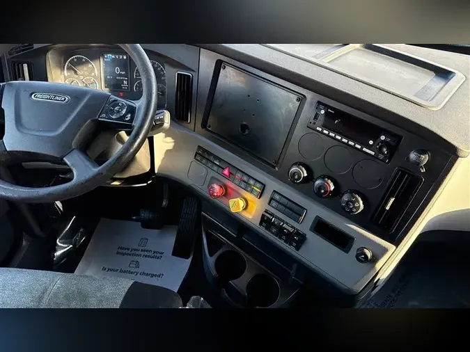 2022 FREIGHTLINER CA126