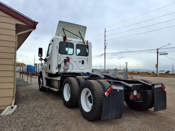 2017 FREIGHTLINER/MERCEDES CASCADIA 125ac20fa84ff45a4fbfc52c5480bce9374