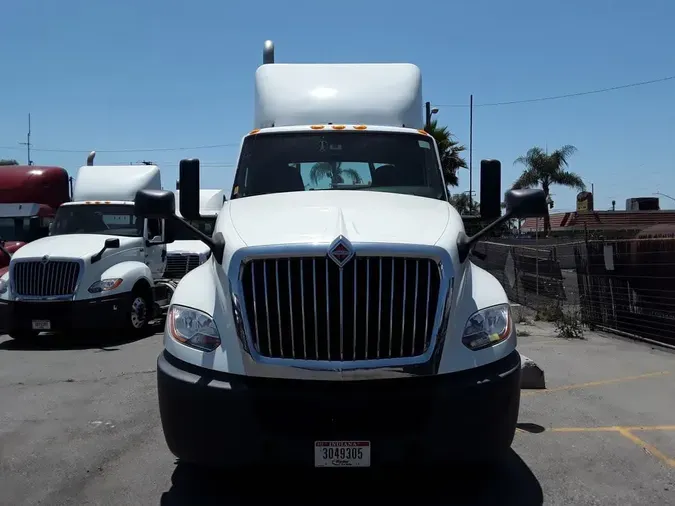 2021 NAVISTAR INTERNATIONAL LT625 DAYCAB S/A
