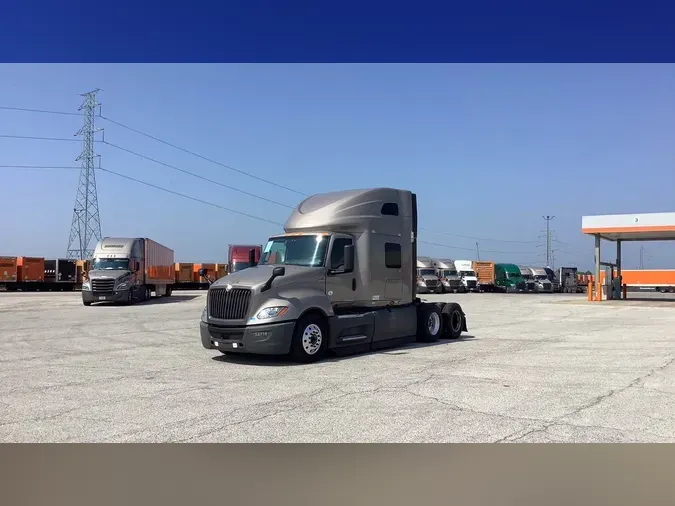 2022 International LT