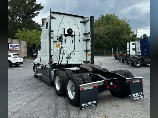 2020 FREIGHTLINER CASCADIA 126