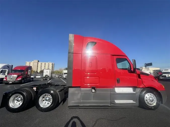 2020 FREIGHTLINER CASCADIA