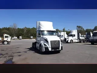 2019 Volvo VNL300