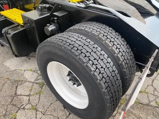 2017 Autocar ACTT42ac37d71ef389b90adb405d9979fdb924