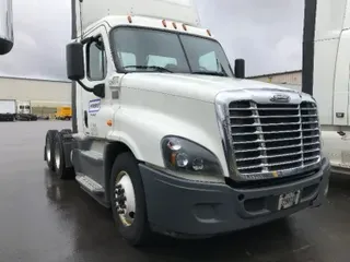 2016 FREIGHTLINER X12564ST