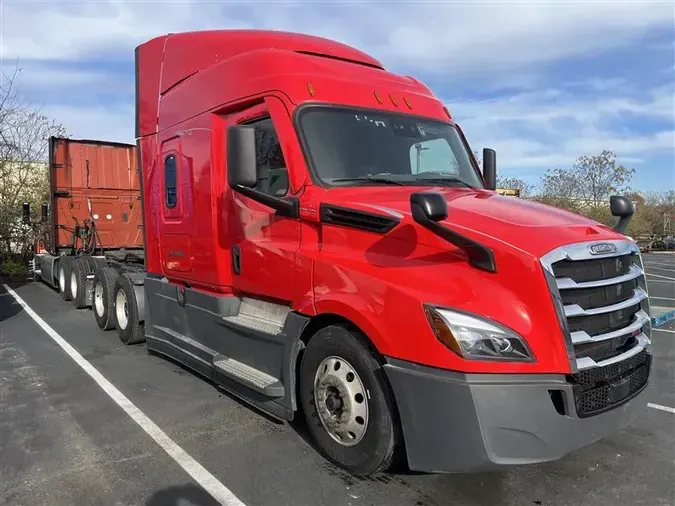 2021 FREIGHTLINER CASCADEVO1