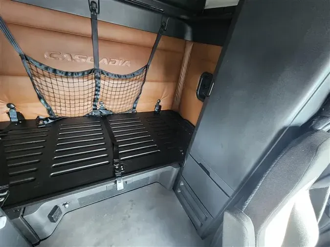 2022 FREIGHTLINER CASCADIA