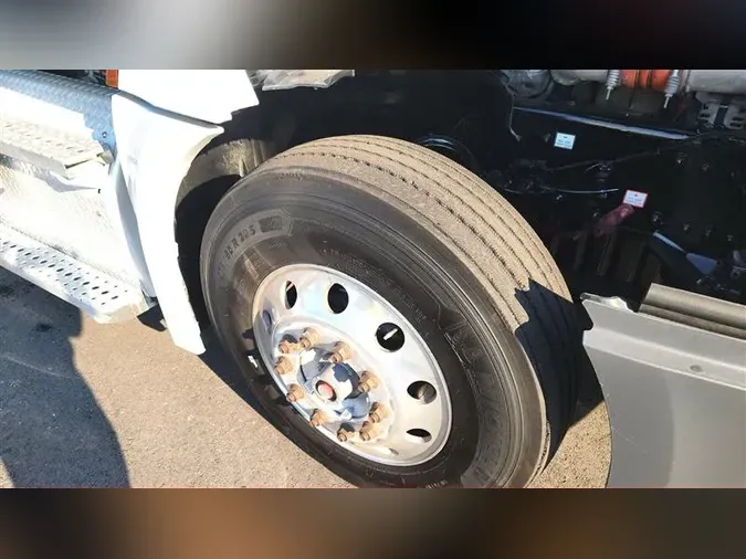 2019 FREIGHTLINER CA126