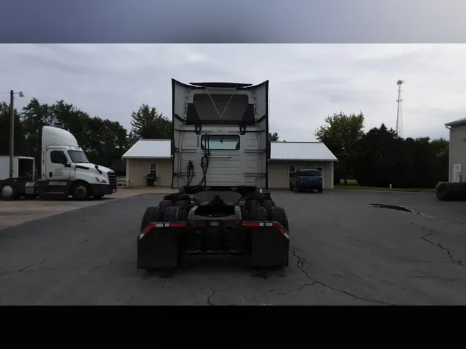 2018 Volvo VNL300