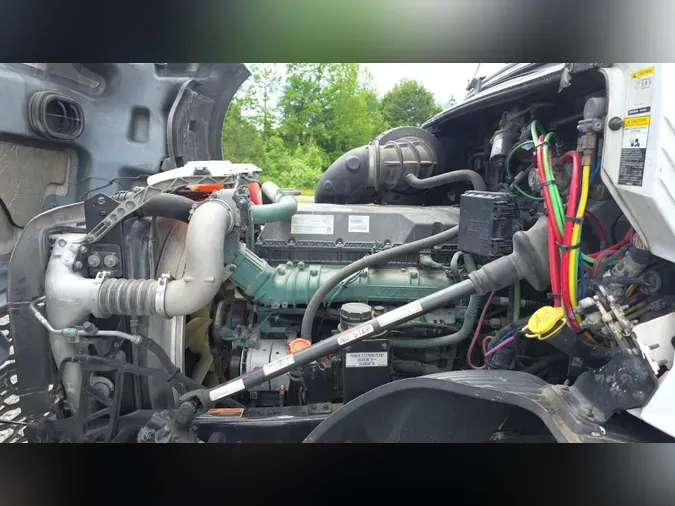 2018 Volvo VNL300