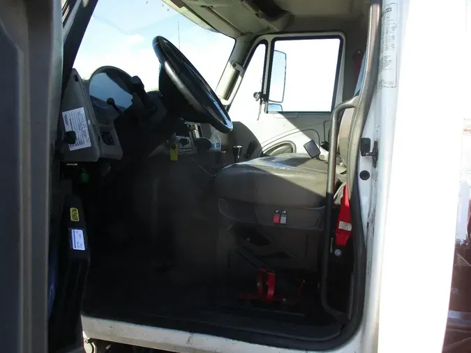 2019 INTERNATIONAL 4300