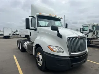 2019 NAVISTAR INTERNATIONAL LT625 DAYCAB T/A