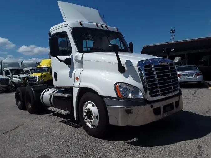 2016 FREIGHTLINER/MERCEDES CASCADIA 125