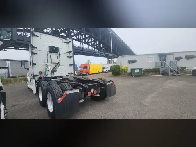 2018 FREIGHTLINER/MERCEDES CASCADIA 125