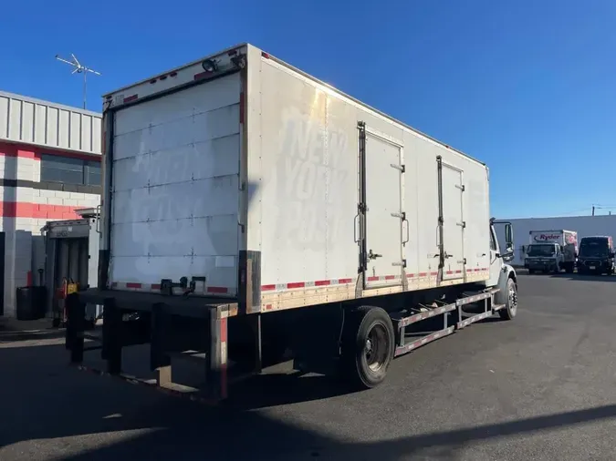 2017 FREIGHTLINER/MERCEDES M2 106
